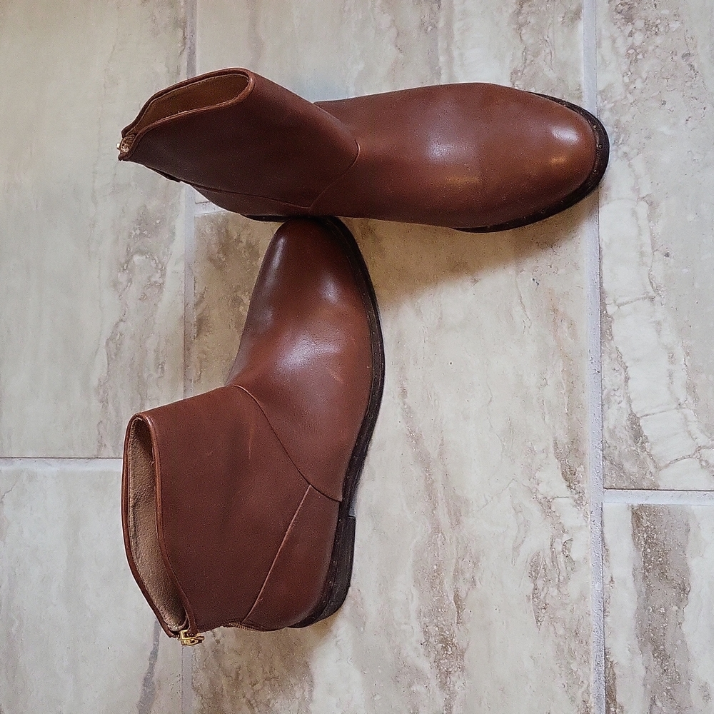 UGG Women’s BRUNO Size US 8.5  BROWN LEATHER CHELSEA ANKLE BOOTS